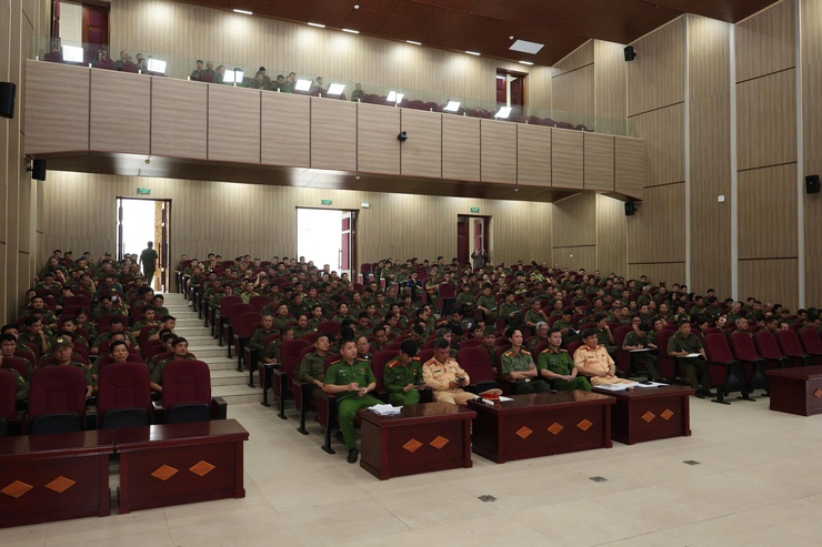 TẬP HUẤN KỸ NĂNG ĐIỀU TIẾT GIAO THÔNG CHO LỰC LƯỢNG AN NINH CƠ SỞ- Ảnh 3.