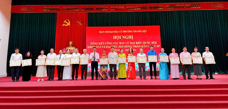 Thanh Liệt: Khen thưởng 19 tập thể và 156 cá nhân có thành tích xuất sắc trong công tác bầu cử- Ảnh 8.