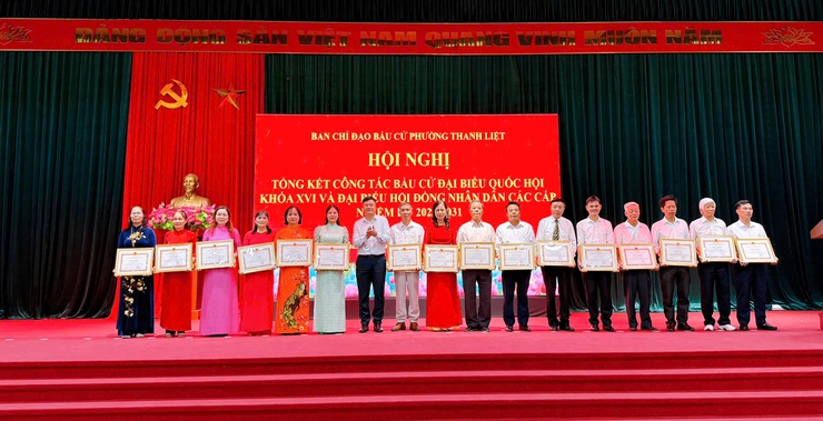 Thanh Liệt: Khen thưởng 19 tập thể và 156 cá nhân có thành tích xuất sắc trong công tác bầu cử- Ảnh 11.