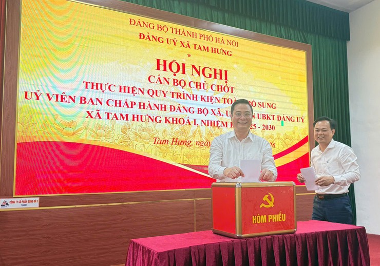 HỘI NGHỊ BAN CHẤP HÀNH ĐẢNG BỘ XÃ TAM HƯNG KIỆN TOÀN, BỔ SUNG NHÂN SỰ NHIỆM KỲ 2025–2030- Ảnh 2.