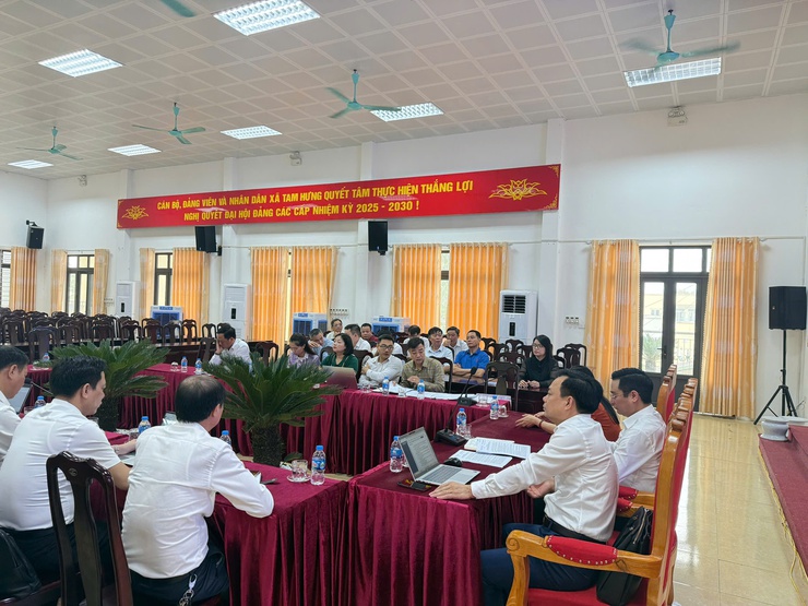 HỘI NGHỊ BAN CHẤP HÀNH ĐẢNG BỘ XÃ TAM HƯNG KIỆN TOÀN, BỔ SUNG NHÂN SỰ NHIỆM KỲ 2025–2030- Ảnh 4.