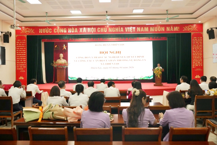 Hội nghị công bố và trao các Nghị quyết, Quyết định về công tác cán bộ của Ban Thường vụ Đảng ủy xã Thiên Lộc- Ảnh 1.