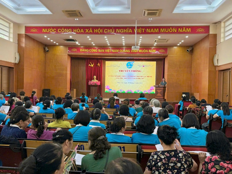 Trạm Y tế Phường phối hợp hội liên hiệp phụ nữ phường tổ chức truyền thông cung cấp kiến thức về phòng tránh các bệnh ung thư thường gặp ở phụ nữ- Ảnh 1.