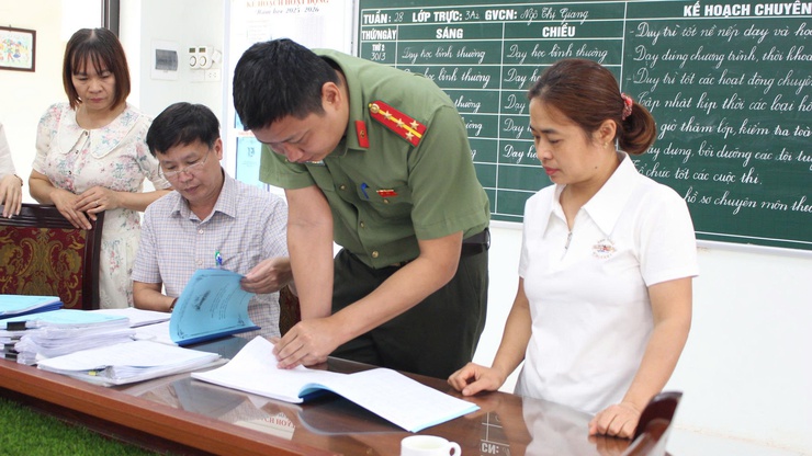 Nguồn thực phẩm cung cấp vào 06 trường Tiểu học của phường Chương Mỹ đều được kiểm soát hàng ngày- Ảnh 2.