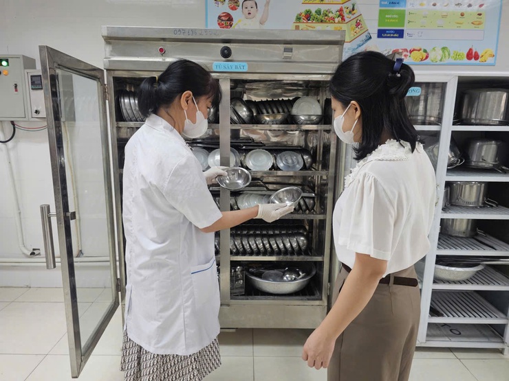 Trạm Y tế xã Kiều Phú Chủ động kiểm tra, lấy mẫu bảo đảm an toàn thực phẩm trong trường học- Ảnh 3.