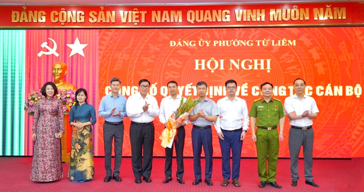 Phường Từ Liêm tổ chức hội nghị Ban Chấp hành Đảng bộ phường lần thứ năm triển khai công tác kiện toàn nhân sự và thông qua các nội dung quan trọng- Ảnh 4.