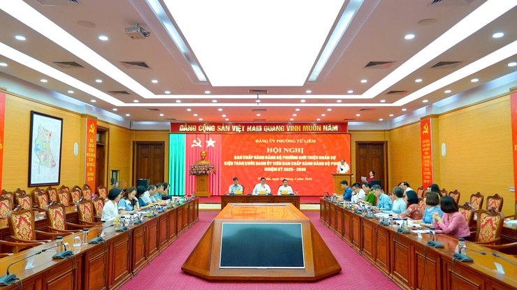 Phường Từ Liêm tổ chức hội nghị Ban Chấp hành Đảng bộ phường lần thứ năm triển khai công tác kiện toàn nhân sự và thông qua các nội dung quan trọng- Ảnh 1.