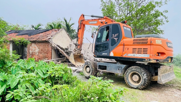 Xã Tây Phương hoàn thành cưỡng chế thu hồi đất đợt 3 thực hiện dự án Cụm công nghiệp làng nghề Hữu Bằng- Ảnh 5.