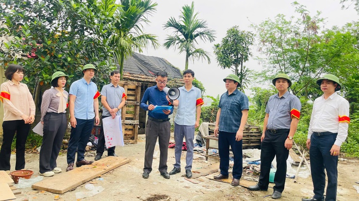 Xã Tây Phương hoàn thành cưỡng chế thu hồi đất đợt 3 thực hiện dự án Cụm công nghiệp làng nghề Hữu Bằng- Ảnh 2.