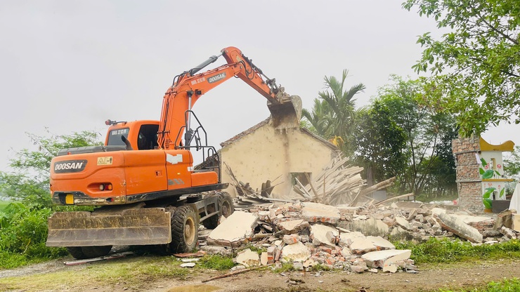 Xã Tây Phương hoàn thành cưỡng chế thu hồi đất đợt 3 thực hiện dự án Cụm công nghiệp làng nghề Hữu Bằng- Ảnh 6.