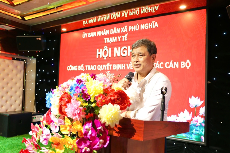 Trạm Y tế xã công bố, trao quyết định về công tác cán bộ- Ảnh 6.