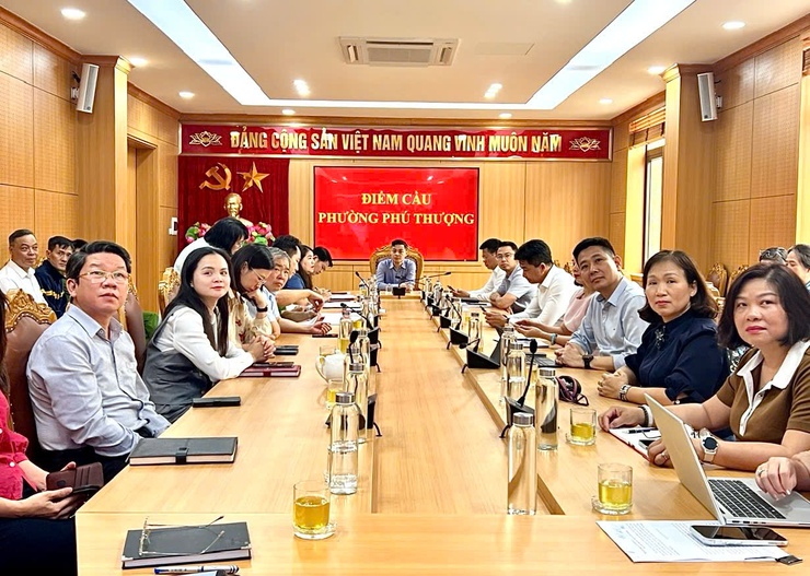 Phường Phú Thượng nghiêm túc tham dự hội nghị giao ban quý I năm 2026 giữa thành phố với cơ sở- Ảnh 1.