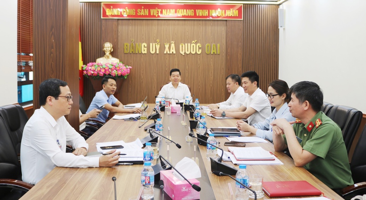 Trao quyết định chuẩn y đồng chí Đỗ Trung Kiên giữ chức Ban Thường vụ Đảng uỷ,  Bí thư đảng ủy công an xã Quốc Oai- Ảnh 1.