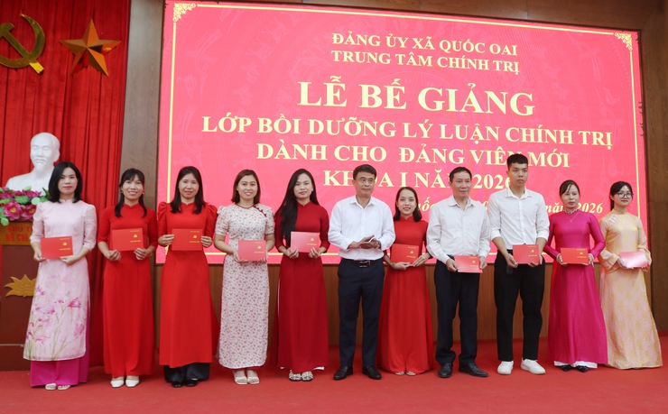 Bế mạc lớp bồi dưỡng đảng viên mới: khẳng định bản lĩnh, nuôi dưỡng khát vọng cống hiến- Ảnh 10.