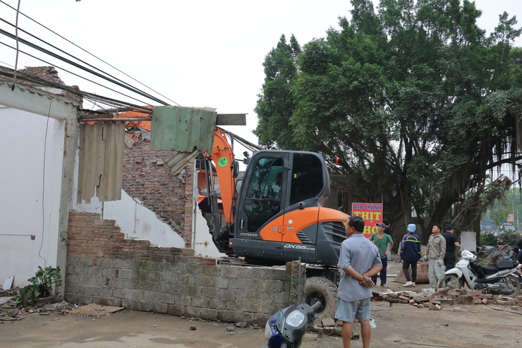 Phú Nghĩa đẩy nhanh tiến độ tháo dỡ để bàn giao mặt bằng thi công Dự án cải tạo, nâng cấp Quốc lộ 6 đoạn Ba La – Xuân Mai- Ảnh 6.
