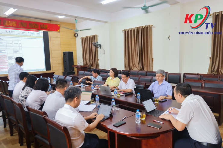 Thường trực Đảng uỷ xã đã tổ chức Hội nghị giao ban Ban Chỉ đạo các dự án trọng điểm trên địa bàn.- Ảnh 2.