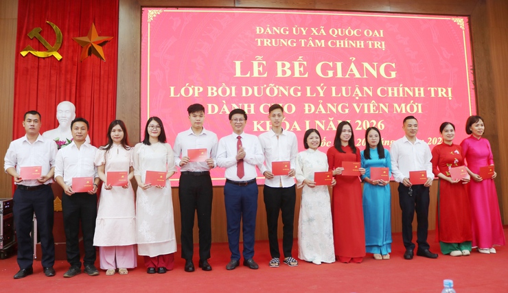 Bế mạc lớp bồi dưỡng đảng viên mới: khẳng định bản lĩnh, nuôi dưỡng khát vọng cống hiến- Ảnh 9.