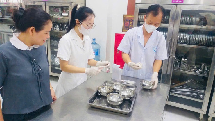 Giám sát thực hiện công tác y tế trường học và An toàn thực phẩm năm học 2025- 2026 trên địa bàn xã Liên Minh- Ảnh 1.