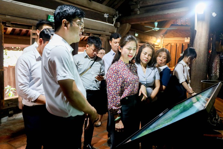 ĐOÀN KIỂM TRA LIÊN NGÀNH THÀNH PHỐ KHẢO SÁT, LÀM VIỆC VỀ CÔNG TÁC TỔ CHỨC LỄ HỘI TẠI QUỐC OAI- Ảnh 2.