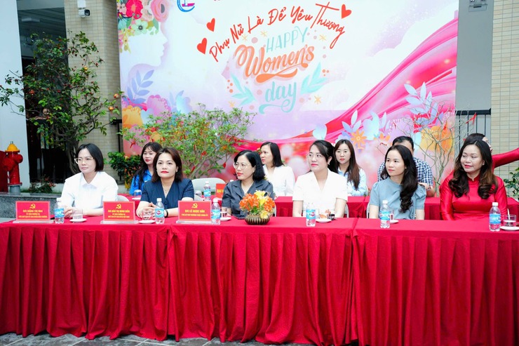 Gắn biển Công trình thanh niên “Tranh tường bích họa” tại Trường Tiểu học Cát Linh.- Ảnh 4.