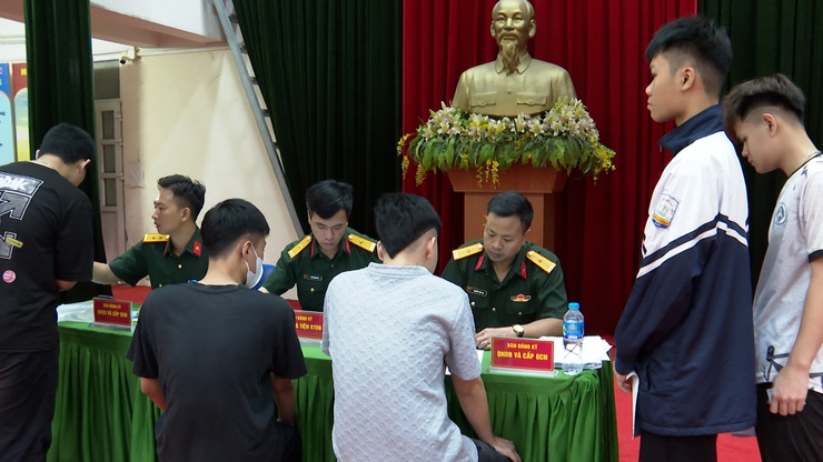 Phú Xuyên tổ chức đăng ký nghĩa vụ quân sự năm 2026 bảo đảm nghiêm túc, đúng quy định- Ảnh 5.