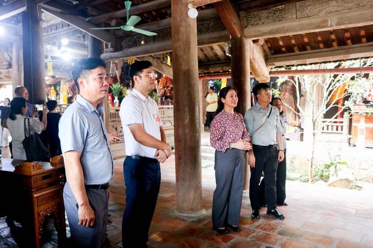 ĐOÀN KIỂM TRA LIÊN NGÀNH THÀNH PHỐ KHẢO SÁT, LÀM VIỆC VỀ CÔNG TÁC TỔ CHỨC LỄ HỘI TẠI QUỐC OAI- Ảnh 5.