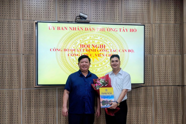 UBND phường Tây Hồ tổ chức trao quyết định về công tác cán bộ- Ảnh 5.