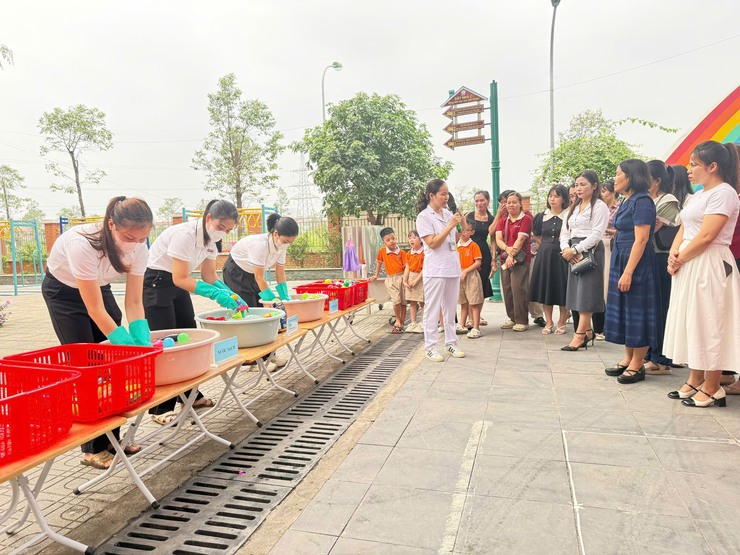 Từ lớp học đến cộng đồng - Hành động ngay hôm nay để đẩy lùi bệnh tay chân miệng- Ảnh 1.