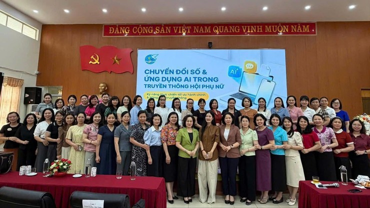 CÁN BỘ THƯỜNG TRỰC HỘI LHPN PHƯỜNG VĂN MIẾU – QUỐC TỬ GIÁM THAM GIA LỚP BỒI DƯỠNG KIẾN THỨC MỚI NĂM 2026- Ảnh 1.