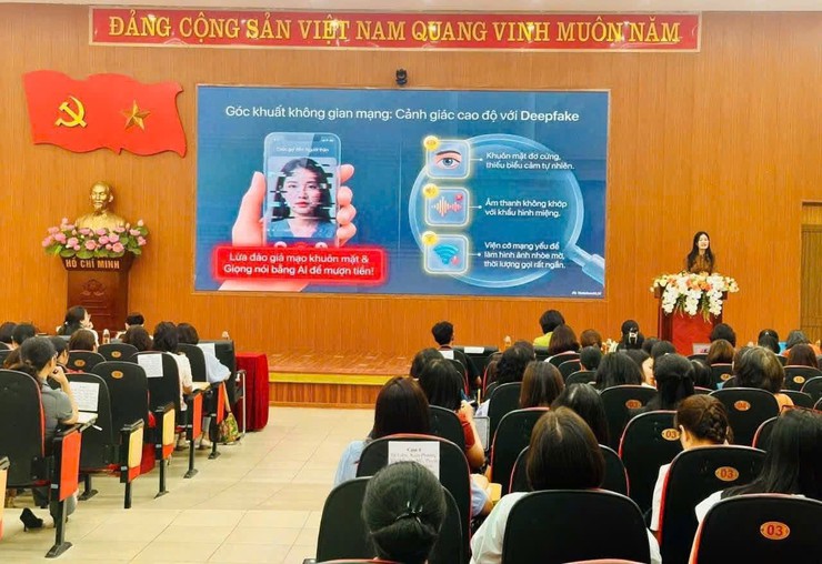 CÁN BỘ THƯỜNG TRỰC HỘI LHPN PHƯỜNG VĂN MIẾU – QUỐC TỬ GIÁM THAM GIA LỚP BỒI DƯỠNG KIẾN THỨC MỚI NĂM 2026- Ảnh 2.