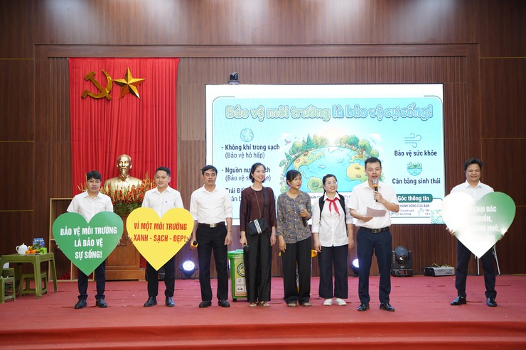 Lan tỏa trách nhiệm cộng đồng từ hội thi "Chuyên Mỹ chung tay khắc phục 5 điểm nghẽn, xây dựng thủ đô Hà Nội xanh, văn minh, hiện đại và phát triển bền vững"- Ảnh 2.