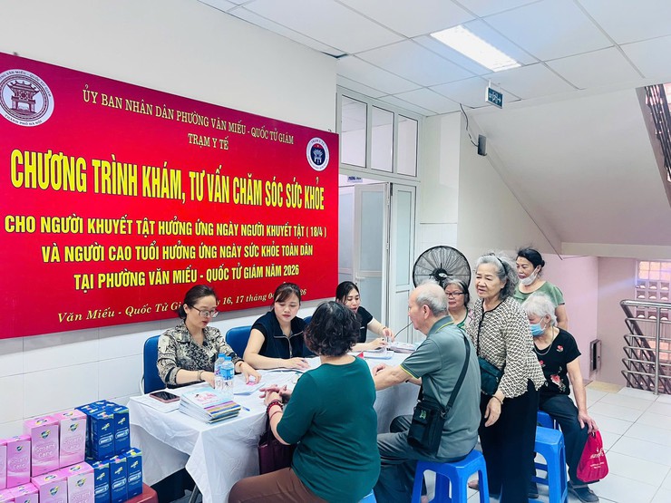 PHƯỜNG VĂN MIẾU - QUỐC TỬ GIÁM TRIỂN KHAI CHUỖI HOẠT ĐỘNG CHĂM SÓC SỨC KHOẺ TOÀN DÂN- Ảnh 1.