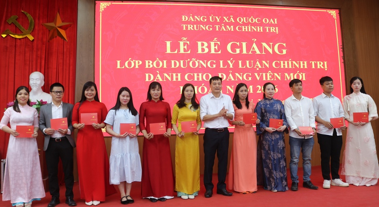 Bế mạc lớp bồi dưỡng đảng viên mới: khẳng định bản lĩnh, nuôi dưỡng khát vọng cống hiến- Ảnh 7.