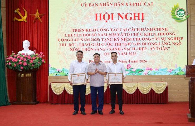 Phú cát triển khai nhiệm vụ cải cách hành chính, chuyển đổi số năm 2026; khen thưởng nhiều tập thể, cá nhân tiêu biểu- Ảnh 8.