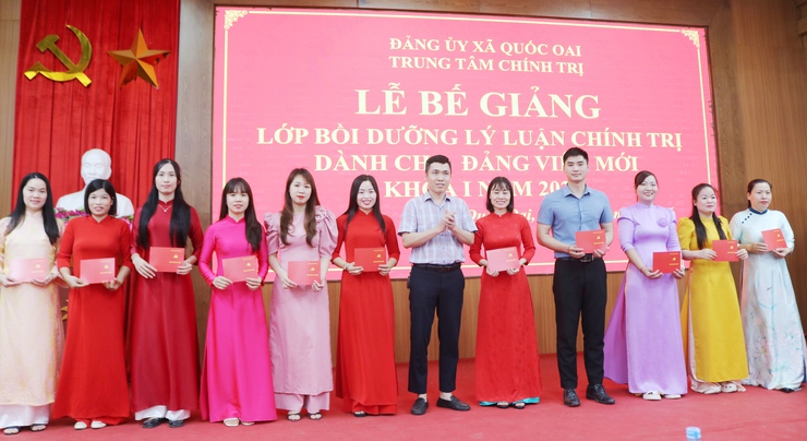 Bế mạc lớp bồi dưỡng đảng viên mới: khẳng định bản lĩnh, nuôi dưỡng khát vọng cống hiến- Ảnh 8.