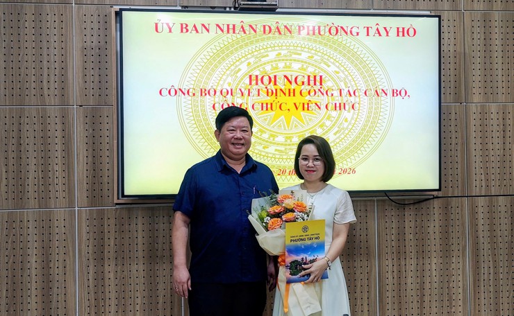 UBND phường Tây Hồ tổ chức trao quyết định về công tác cán bộ- Ảnh 8.
