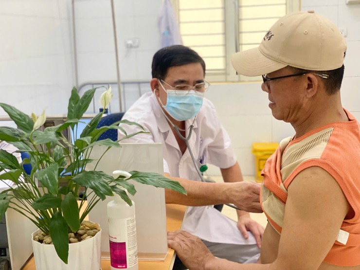 Chủ động bảo vệ sức khỏe khi thời tiết thay đổi thất thường- Ảnh 1.