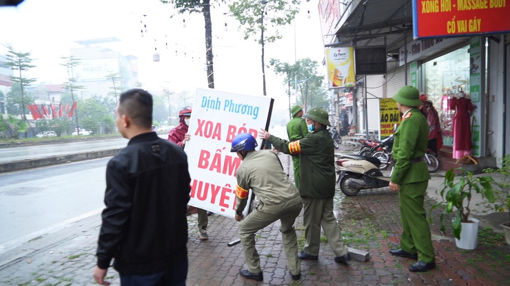 Phường Chương Mỹ tập trung tháo gỡ 5 điểm nghẽn, tạo chuyển biến rõ nét trong quản lý đô thị- Ảnh 2.