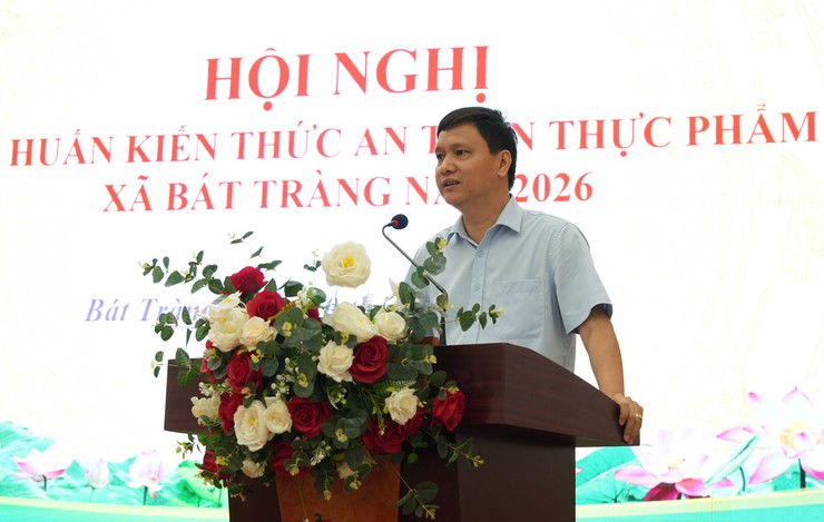 Bát Tràng tập huấn kiến thức an toàn thực phẩm cho các cơ sở sản xuất, kinh doanh và các bếp ăn trường học trên địa bàn xã- Ảnh 5.