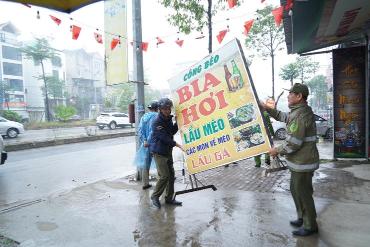 Phường Chương Mỹ tập trung tháo gỡ 5 điểm nghẽn, tạo chuyển biến rõ nét trong quản lý đô thị- Ảnh 6.
