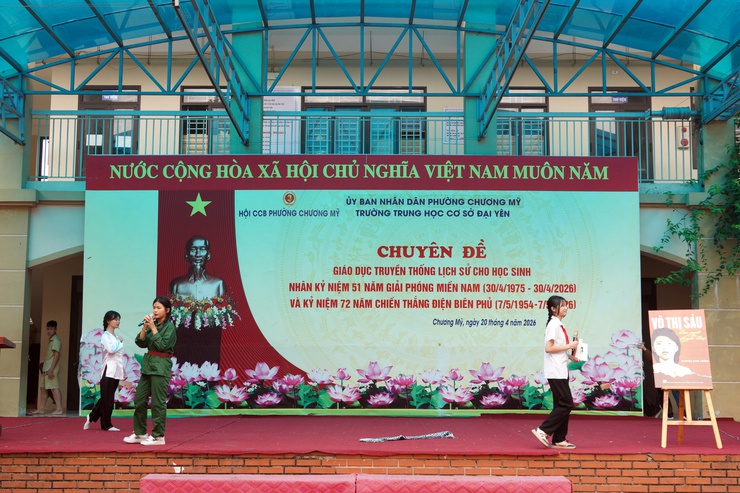 Hội CCB phường Chương Mỹ tổ chức chuyên đề giáo dục truyền thống lịch sử cho học sinh Trường THCS Đại Yên- Ảnh 1.