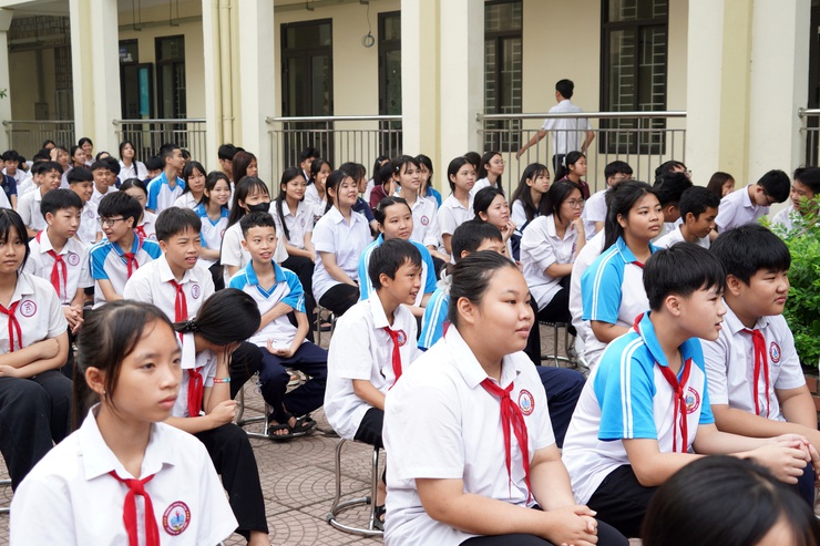 Hội CCB phường Chương Mỹ tổ chức chuyên đề giáo dục truyền thống lịch sử cho học sinh Trường THCS Đại Yên- Ảnh 12.