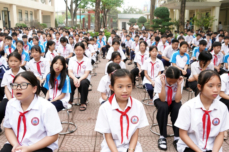 Hội CCB phường Chương Mỹ tổ chức chuyên đề giáo dục truyền thống lịch sử cho học sinh Trường THCS Đại Yên- Ảnh 10.