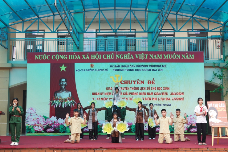 Hội CCB phường Chương Mỹ tổ chức chuyên đề giáo dục truyền thống lịch sử cho học sinh Trường THCS Đại Yên- Ảnh 6.