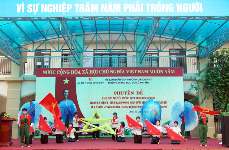 Hội CCB phường Chương Mỹ tổ chức chuyên đề giáo dục truyền thống lịch sử cho học sinh Trường THCS Đại Yên- Ảnh 9.