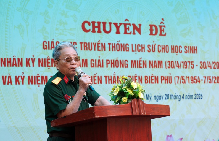 Hội CCB phường Chương Mỹ tổ chức chuyên đề giáo dục truyền thống lịch sử cho học sinh Trường THCS Đại Yên- Ảnh 14.