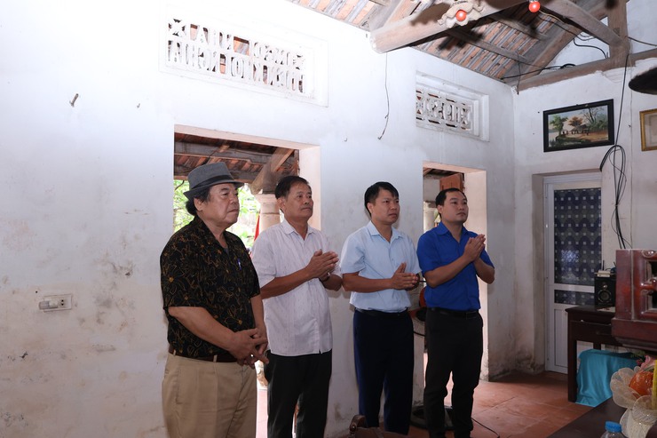 Vân Đình tổ chức “Hành trình về cội nguồn - Kết nạp đoàn viên mới” tại địa chỉ đỏ Tảo Khê- Ảnh 1.