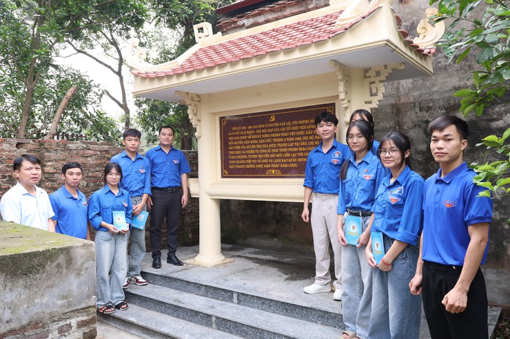 Vân Đình tổ chức “Hành trình về cội nguồn - Kết nạp đoàn viên mới” tại địa chỉ đỏ Tảo Khê- Ảnh 5.