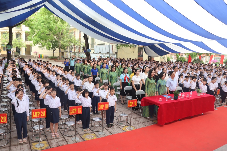 Ấn tượng chương trình “Ngày hội môi trường xanh – lan tỏa văn hóa đọc” tại trường tiểu học Phú Xuyên- Ảnh 1.