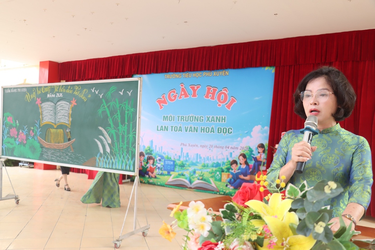 Ấn tượng chương trình “Ngày hội môi trường xanh – lan tỏa văn hóa đọc” tại trường tiểu học Phú Xuyên- Ảnh 2.